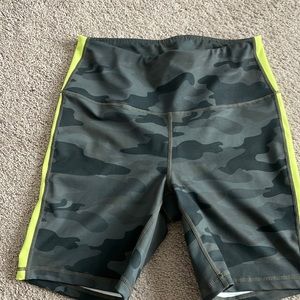 Size medium Reebok biker shorts